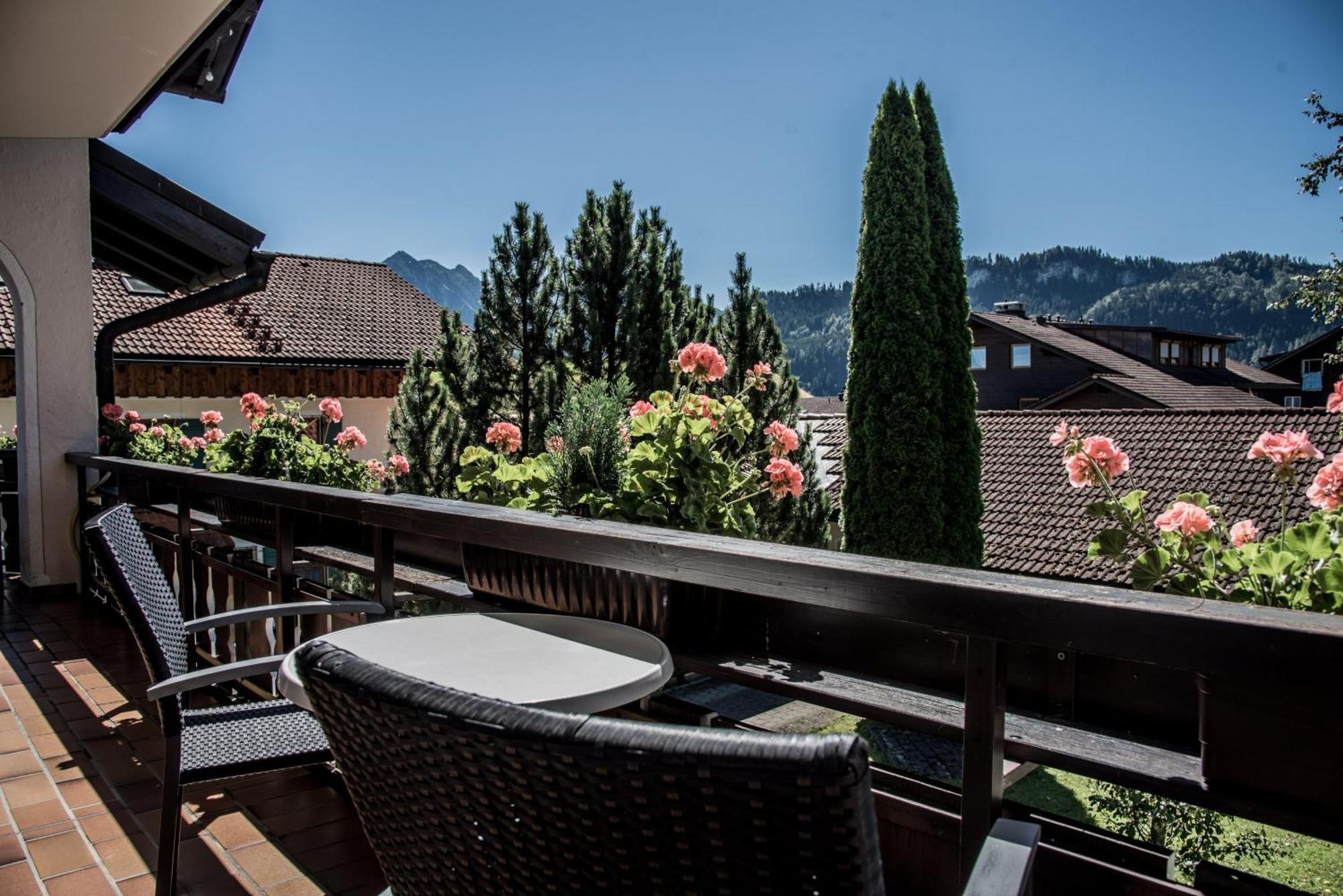 Haus Susanne - Top-Ferienwohnungen - Sommer-Bergbahn Inklusive Obermaiselstein Esterno foto