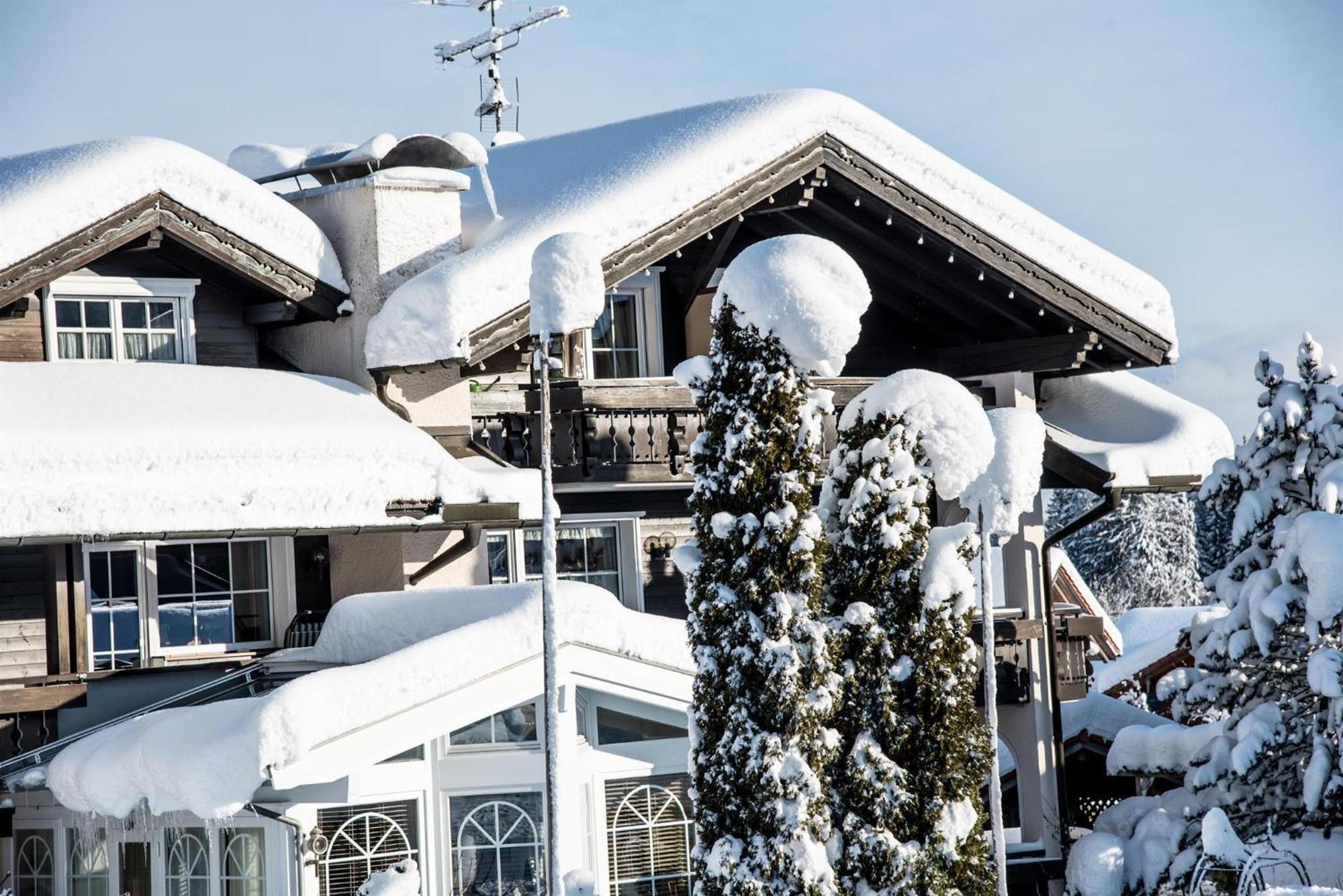 Haus Susanne - Top-Ferienwohnungen - Sommer-Bergbahn Inklusive Obermaiselstein Esterno foto