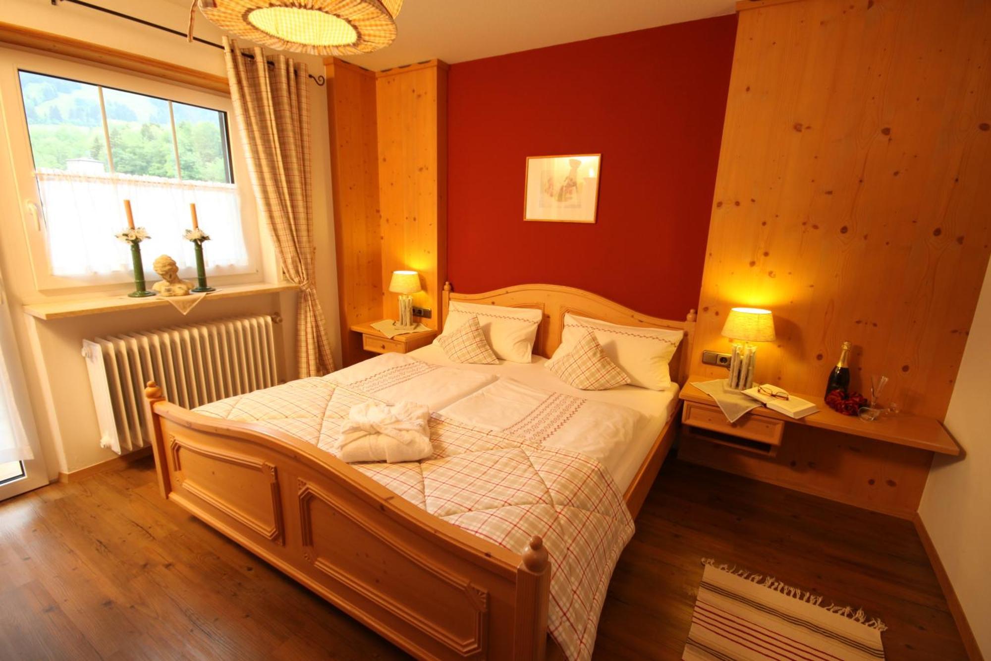 Haus Susanne - Top-Ferienwohnungen - Sommer-Bergbahn Inklusive Obermaiselstein Esterno foto